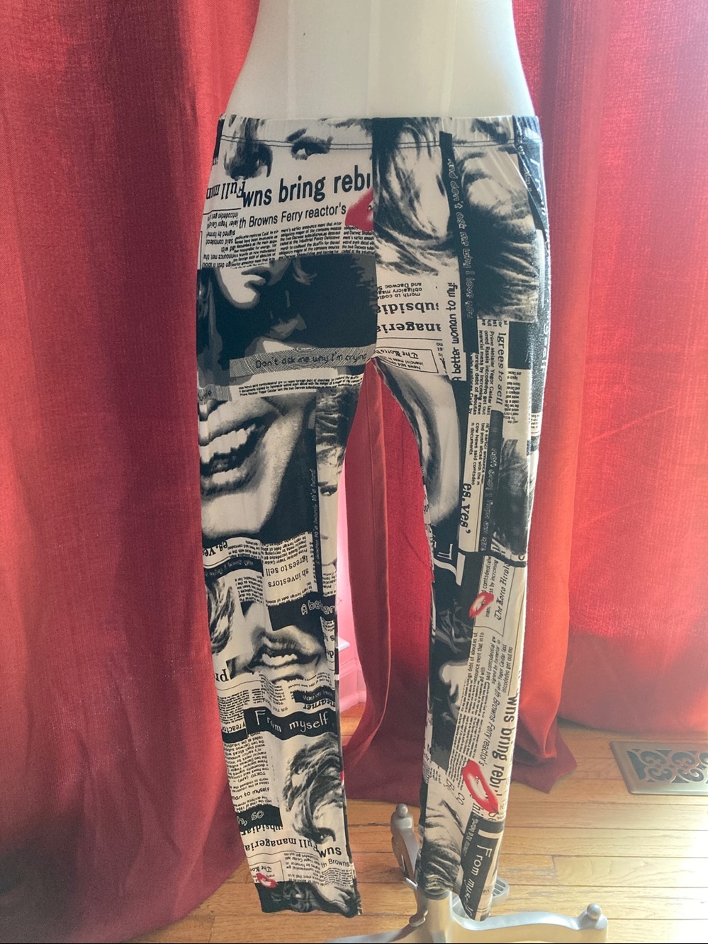 Double Zero Graphic Newspaper Print Leggings with Red Lip Accents